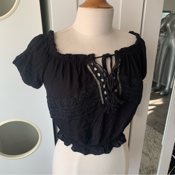 FashionNova// sexy crop top size small - Picture 9 of 9